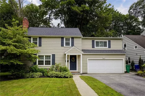 365 Cromwell Dr, Brighton, NY 14610