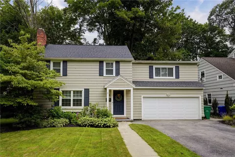 365 Cromwell Dr, Brighton, NY 14610