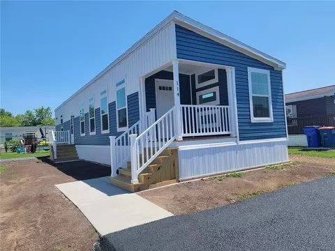 114 Meadowlark Dr, Brutus, NY 13166