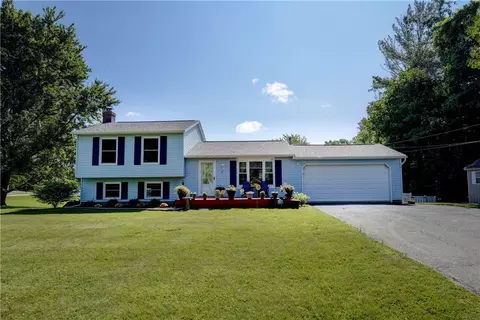 2 Mccleary Rd, Ogden, NY 14559