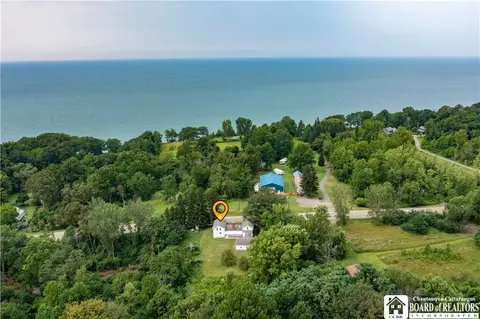 9741 E Lake Rd, Ripley, NY 14775