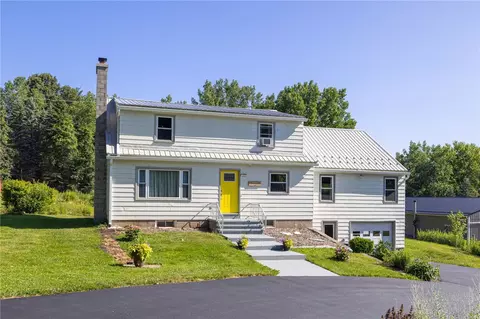 3035 Sherwood Rd, Palmyra, NY 14522