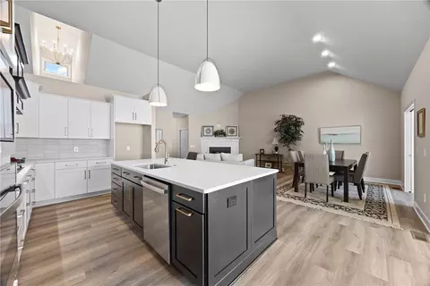 Kitchen - 18 Eagle Holw, Perinton, NY 14526 photo 1 of 7