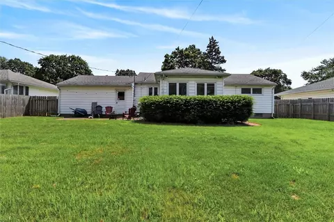 Exterior - 38 Stanridge Ct, Irondequoit, NY 14617 photo 5 of 7