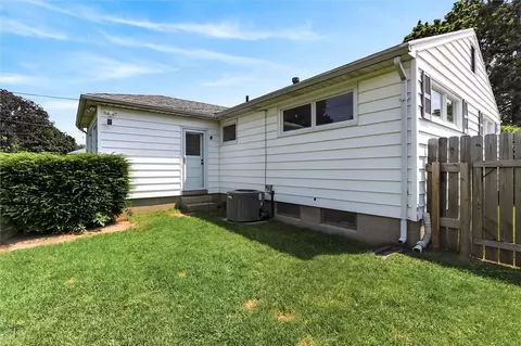 Exterior - 38 Stanridge Ct, Irondequoit, NY 14617 photo 3 of 7