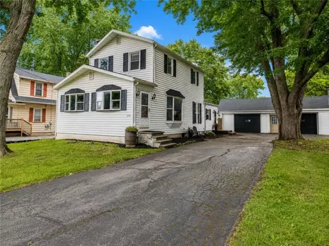 254 Matilda St, Gates, NY 14606