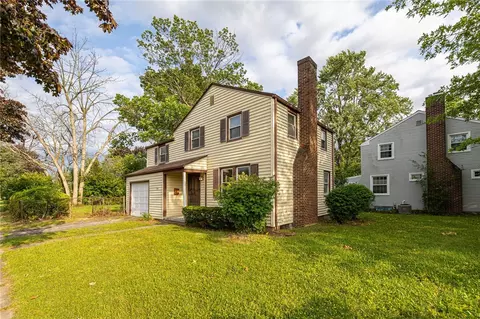 205 Lattimore Rd, Rochester, NY 14620