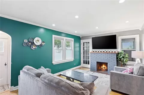 Living - 59 Salem Rd, Irondequoit, NY 14622 photo 3 of 3