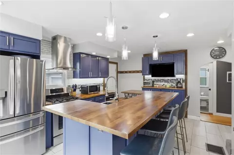 Kitchen - 59 Salem Rd, Irondequoit, NY 14622 photo 1 of 4