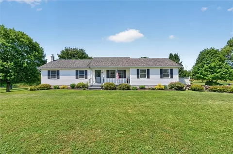 7589 Creamery Rd, Bergen, NY 14416