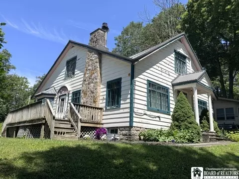 8 Marion St #LD N, Pomfret, NY 14752