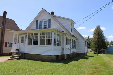 415 N Elk Ave, Kane, PA 16735