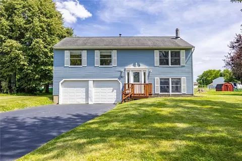 83 Wildherd Dr, Henrietta, NY 14467