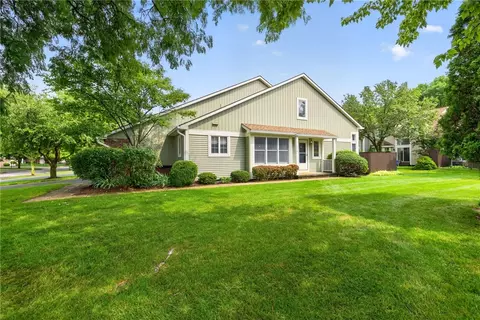 176 Montpelier Cir, Rochester, NY 14618