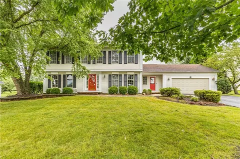 9 Wild Berry Ln, Pittsford, NY 14534