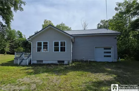 23 Leslie St, Ellicott, NY 14701