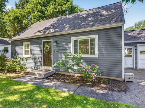 17 Fenton Rd, Chili, NY 14624