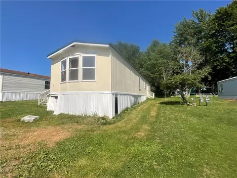 956 Middle Rd, Scriba, NY 13126