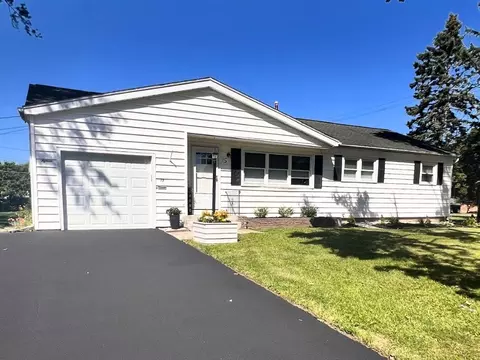 337 Dorsey Rd, Greece, NY 14616