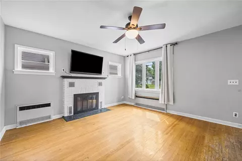 Living - 260 Pardee Rd, Irondequoit, NY 14609 photo 4 of 6
