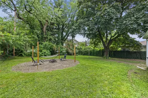 Exterior - 260 Pardee Rd, Irondequoit, NY 14609 photo 7 of 8