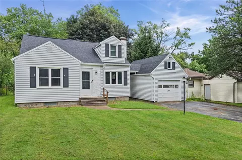Exterior - 260 Pardee Rd, Irondequoit, NY 14609 photo 5 of 8