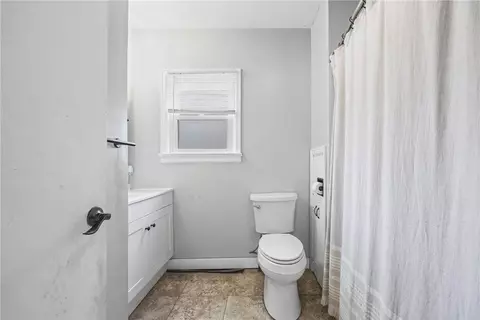 Bath - 260 Pardee Rd, Irondequoit, NY 14609 photo 1 of 3