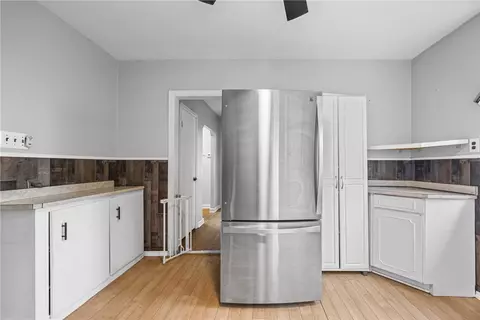 Kitchen - 260 Pardee Rd, Irondequoit, NY 14609 photo 4 of 4