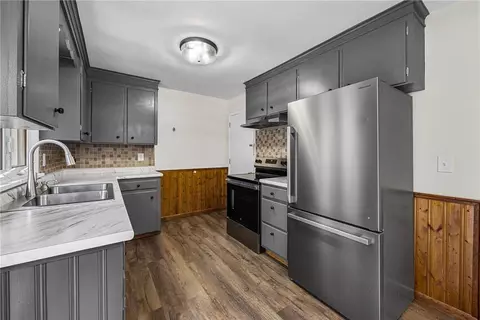 Kitchen - 117 Willow Ave, Irondequoit, NY 14609 photo 1 of 7