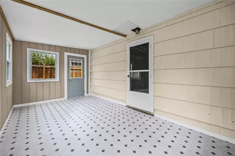 Exterior - 117 Willow Ave, Irondequoit, NY 14609 photo 4 of 8