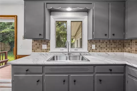 Kitchen - 117 Willow Ave, Irondequoit, NY 14609 photo 4 of 7