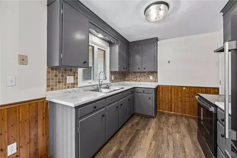 Kitchen - 117 Willow Ave, Irondequoit, NY 14609 photo 3 of 7