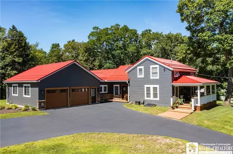 30 Oak St, Westfield, NY 14787
