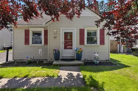 27 Dewain St, Rochester, NY 14615