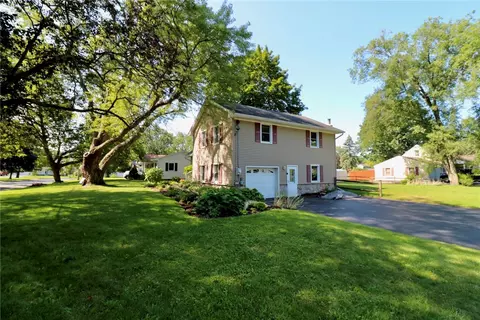 31 Idlewood Dr, Sweden, NY 14420