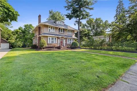 156 Windemere Rd, Rochester, NY 14610