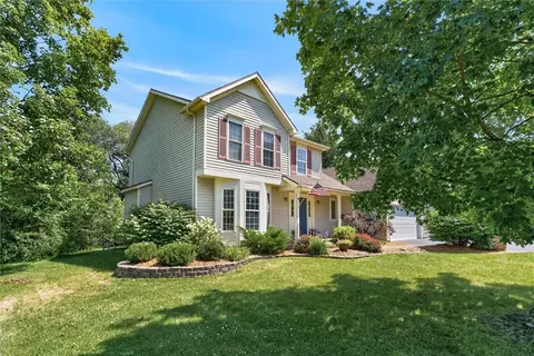 4 Salzer Hts, West Henrietta, NY 14586