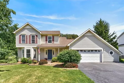 4 Salzer Hts, West Henrietta, NY 14586