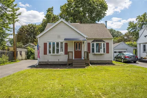 23 Sparling Dr, Greece, NY 14616