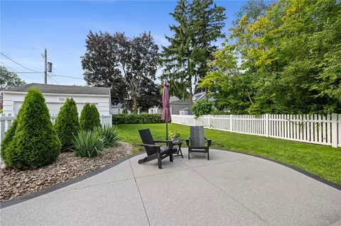 Exterior - 425 Harwick Rd, Irondequoit, NY 14609 photo 4 of 6