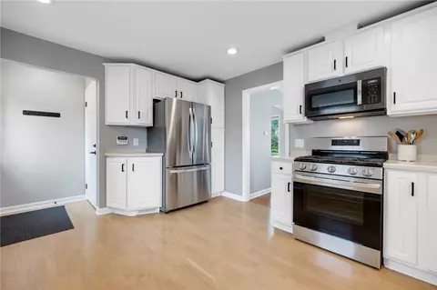 Kitchen - 425 Harwick Rd, Irondequoit, NY 14609 photo 2 of 3
