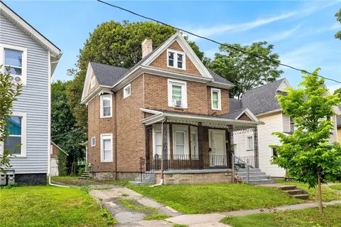 31 Locust St, Rochester, NY 14613