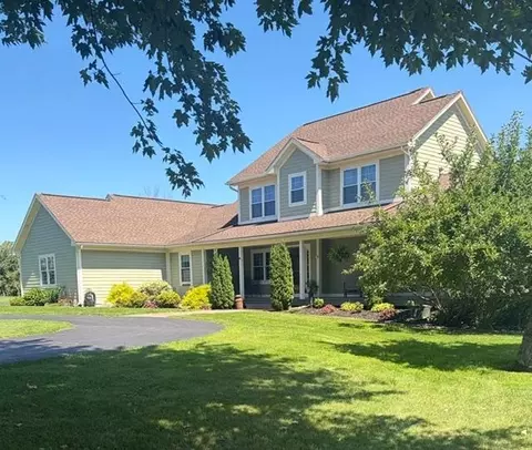 7382 Slocum Rd, Ontario, NY 14519