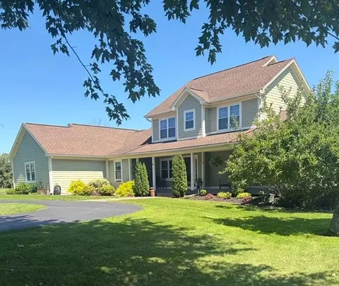 7382 Slocum Rd, Ontario, NY 14519