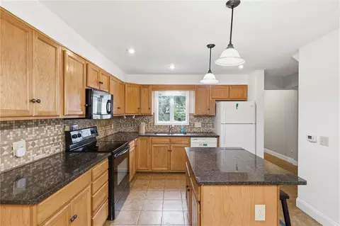 Kitchen - 21 Fairlea Dr, Irondequoit, NY 14622 photo 3 of 5