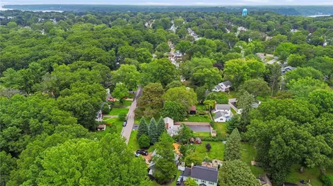 View/Area - 21 Fairlea Dr, Irondequoit, NY 14622 photo 4 of 8