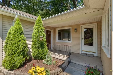 Exterior - 55 Briar Ln, Irondequoit, NY 14622 photo 2 of 9