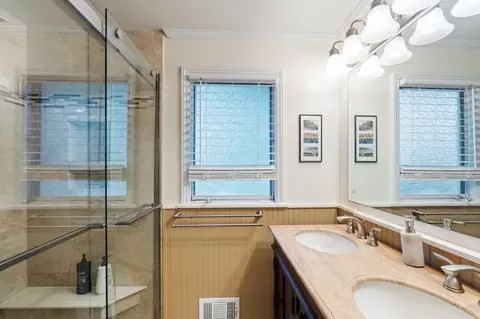 Bath - 55 Briar Ln, Irondequoit, NY 14622 photo 1 of 3