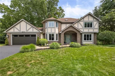 7 Touraine Ct, Pittsford, NY 14534