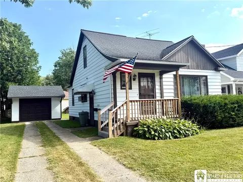32 Willowbrook Ave, Dunkirk, NY 14048 photo 2